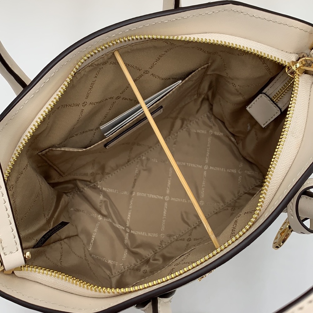 MICHAEL KORS
Avril Small Leather Top-Zip Satchel LIGHT CREAM COLOR - Picture 10 of 13